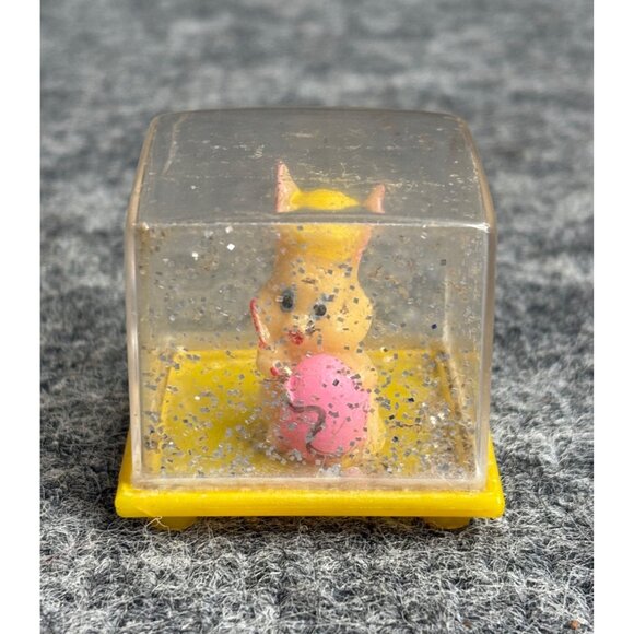 Vintage Hong Kong Piggy Snow Globe Figurine With Yellow Base Alice Wonderland - Picture 1 of 6